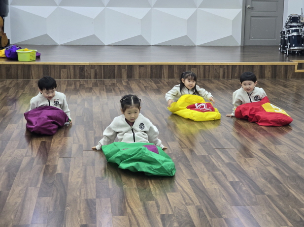 즐거운 유아스포츠시간! 몸을 힘차게 움직여보아요